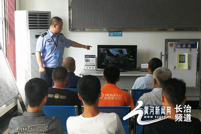 沁县交警开展夏季“两客一危”驾驶人安全培训